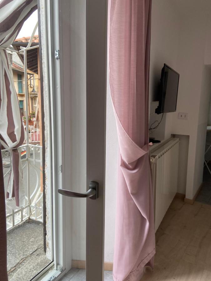 Il Nido Di Tiffany Apartamento Massino Visconti Exterior foto
