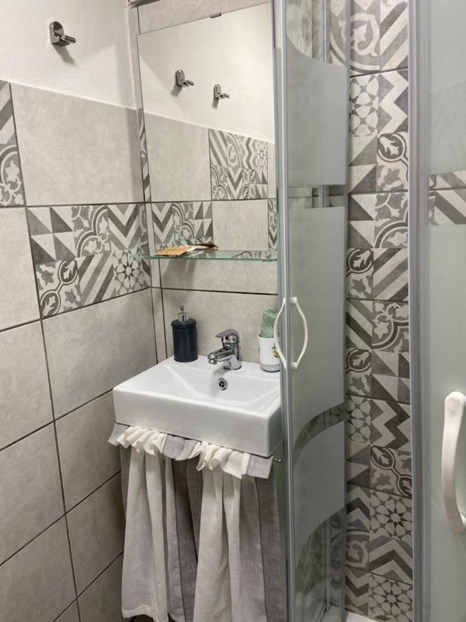 Il Nido Di Tiffany Apartamento Massino Visconti Exterior foto