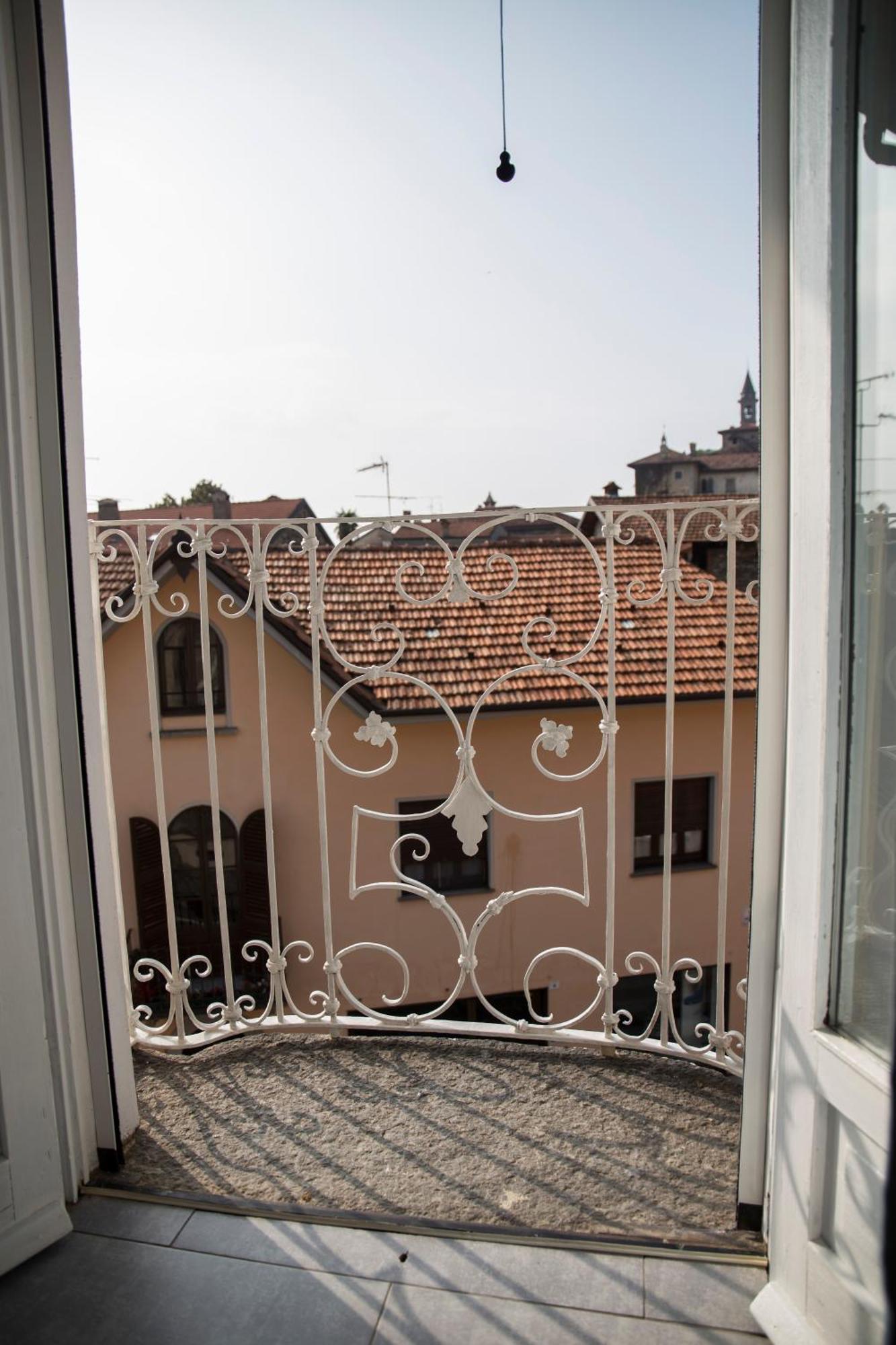 Il Nido Di Tiffany Apartamento Massino Visconti Exterior foto