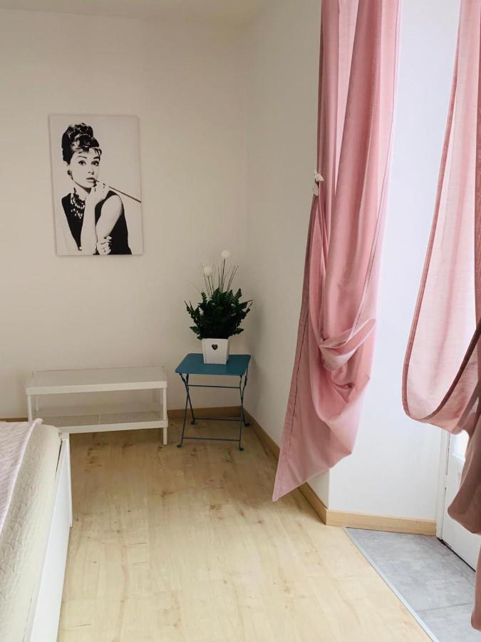 Il Nido Di Tiffany Apartamento Massino Visconti Exterior foto